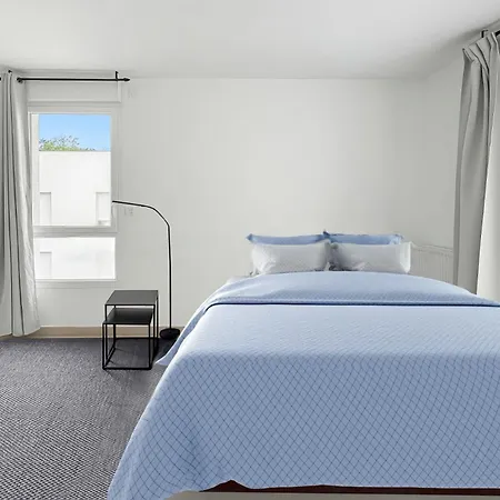 Apartment Lumineux Avec Balcon Prive Poissy
