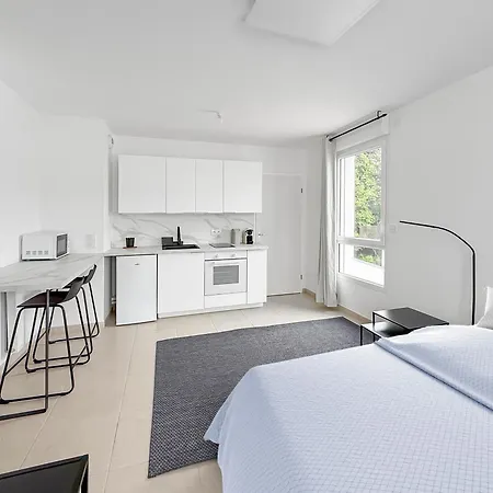 Apartment Lumineux Avec Balcon Prive *